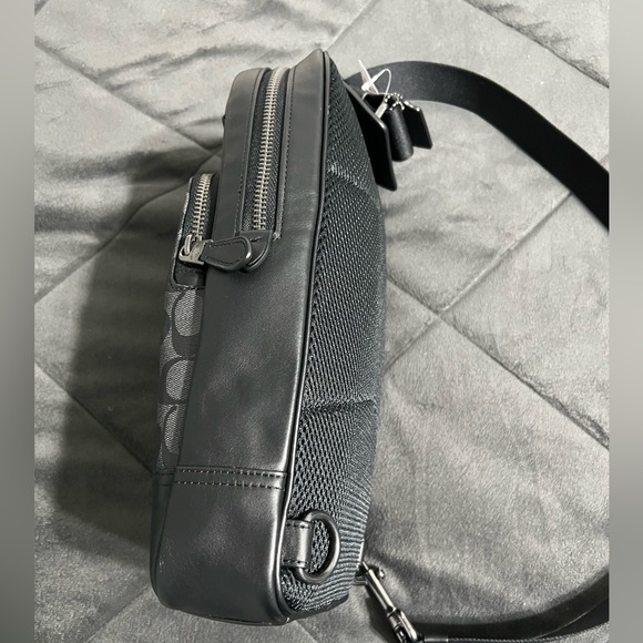 Men’s Coach cross body bag - Picture 5 of 7
